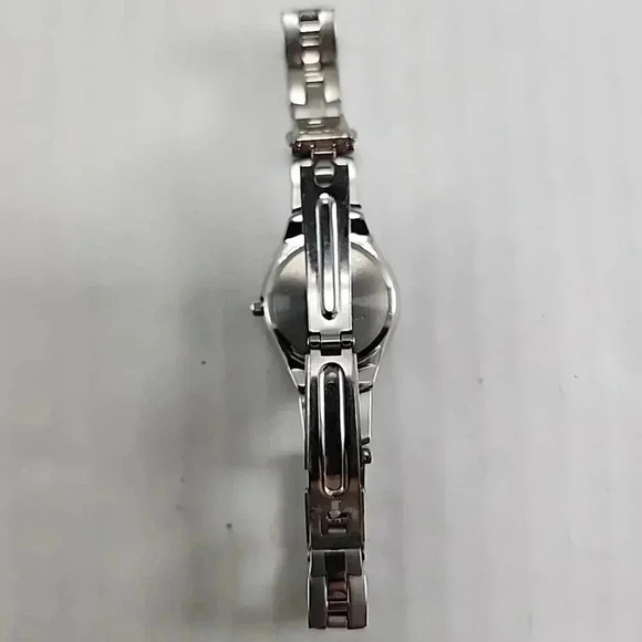 Womens Timex White Dial Crystal Watch Stainless Steel Band New Battery Dainty - Picture 15 of 16